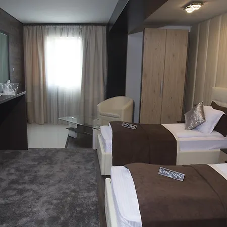 Acktion Deluxe Hotel Shumen Exterior photo