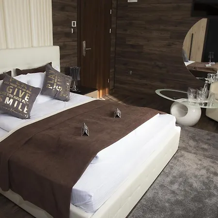 Acktion Deluxe Hotel Shumen Exterior photo